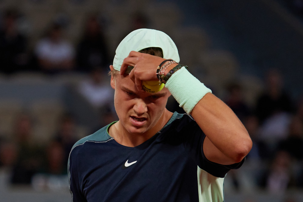 得格外突兀 得格外突兀